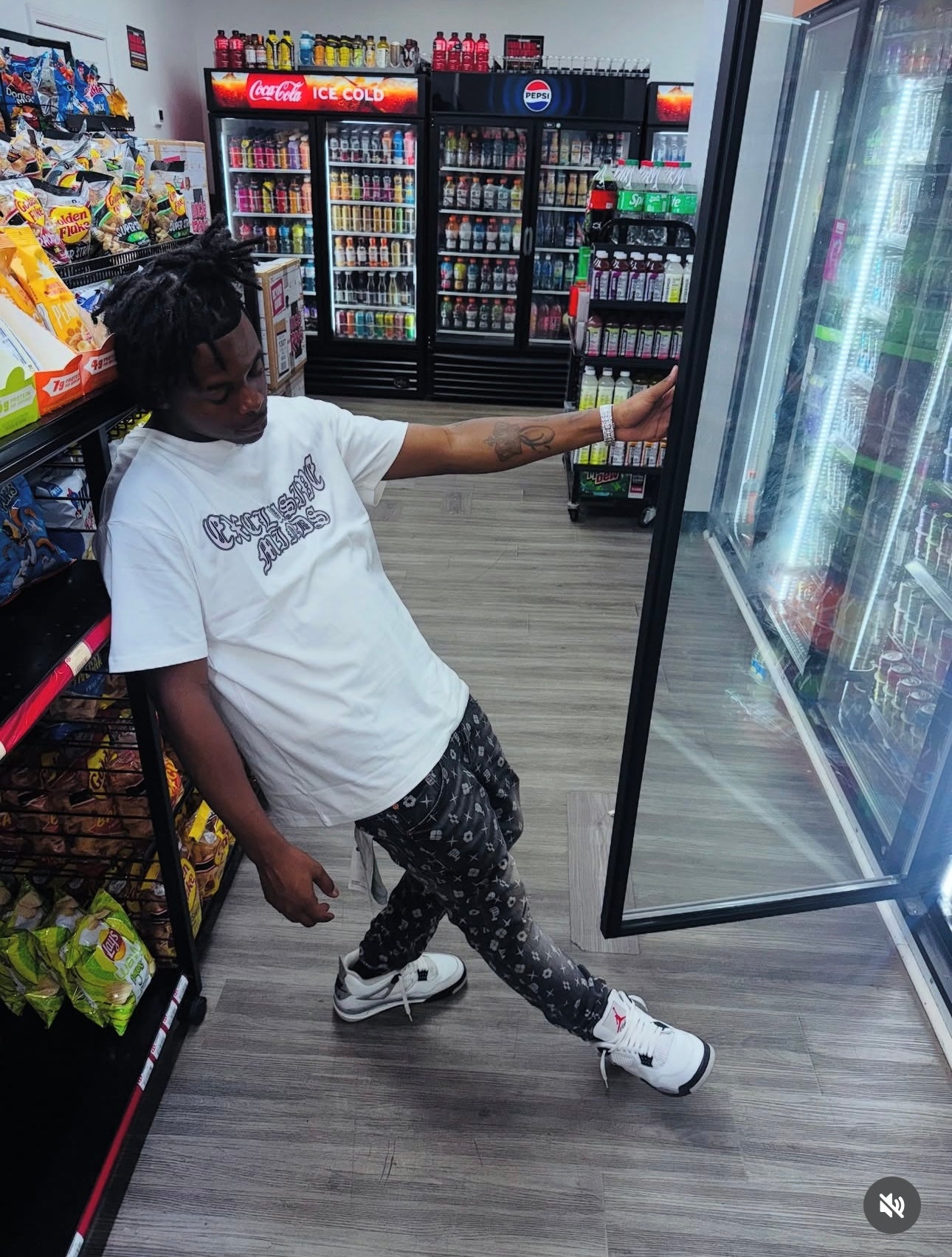 “Exclusive Paradise” Tee (White)