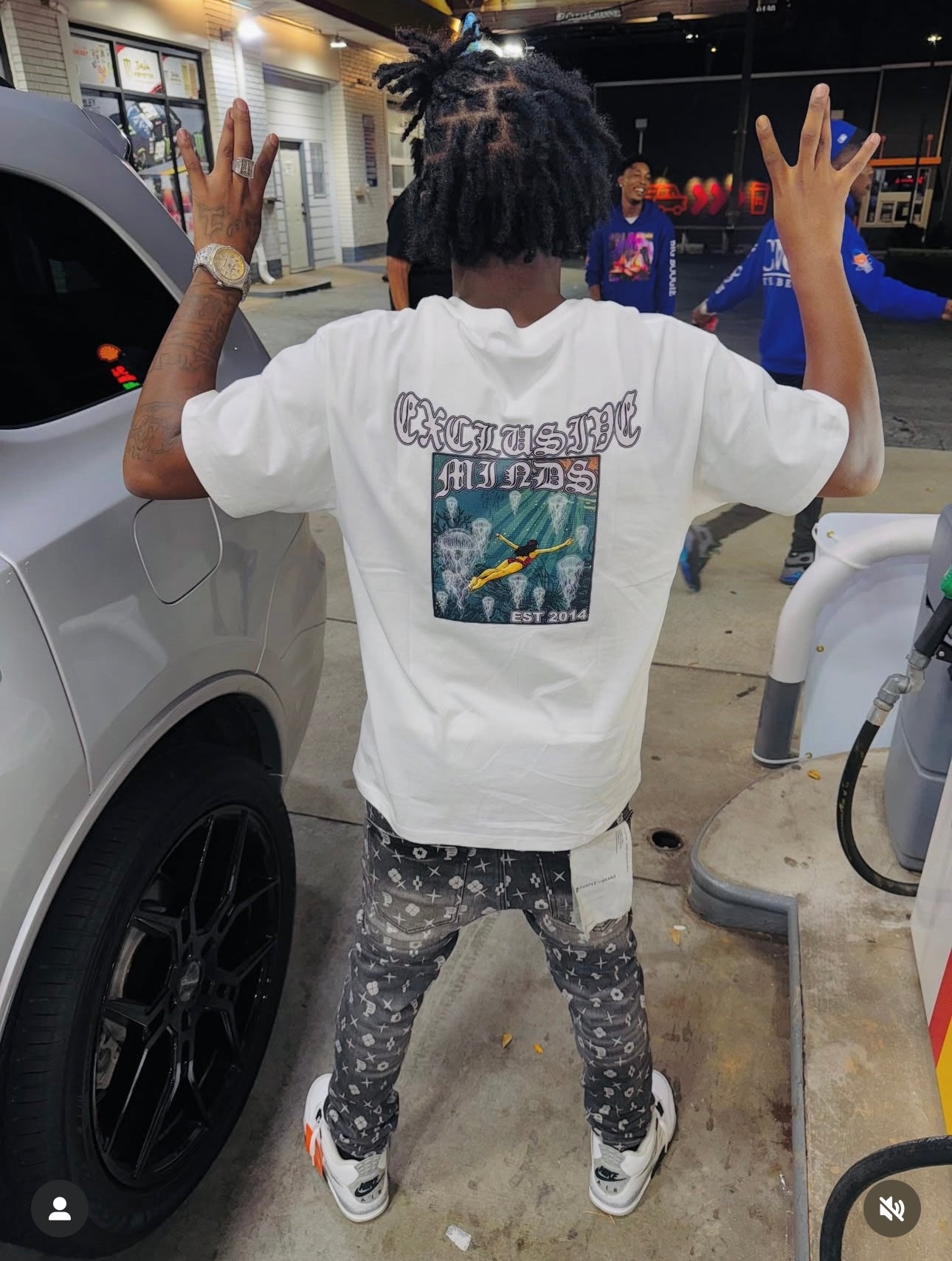 “Exclusive Paradise” Tee (White)