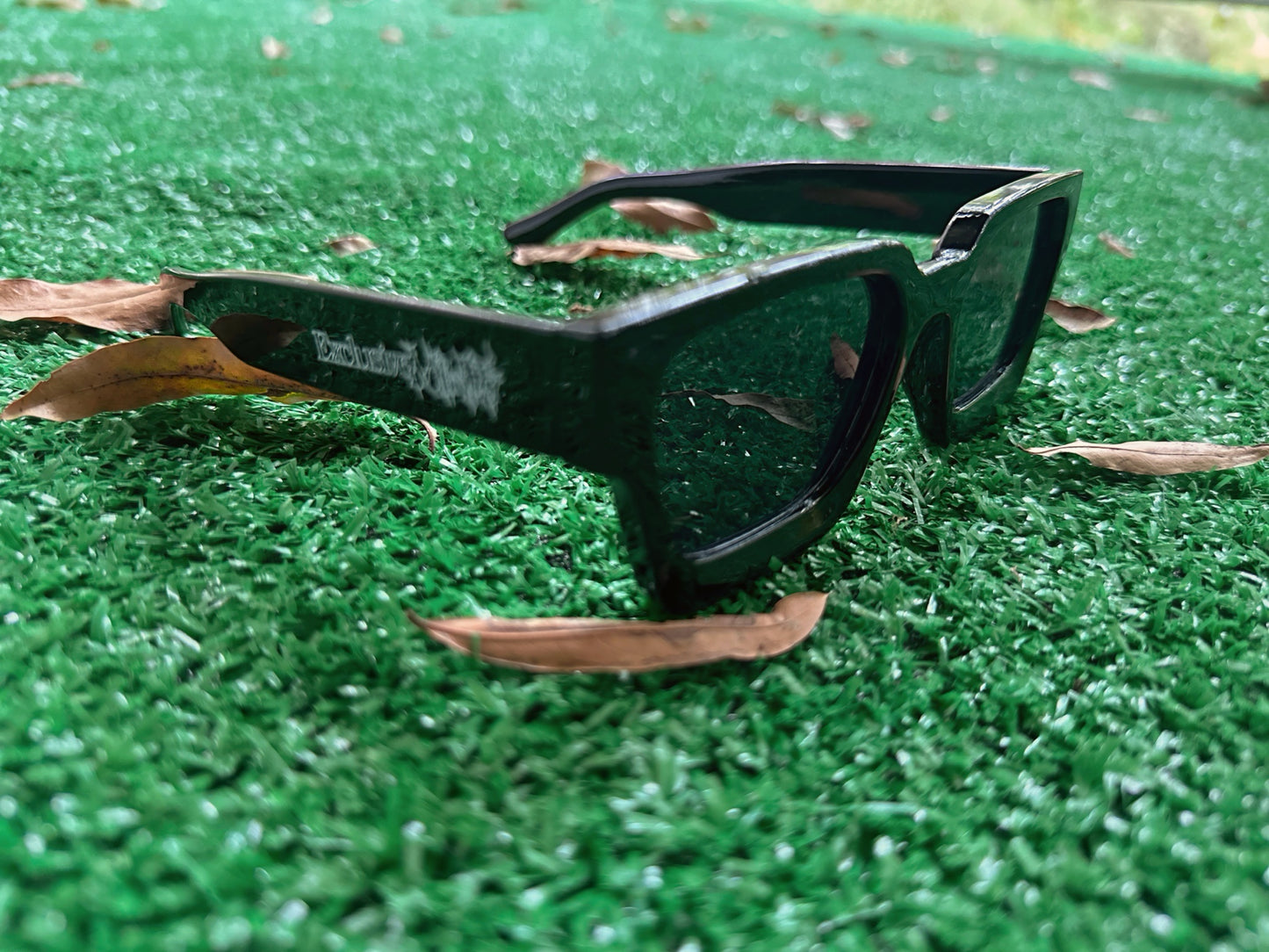 HideOut Shades (Black)